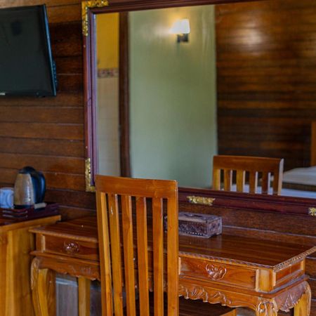 Rijet Villa Beach & Restaurant Ped Luaran gambar