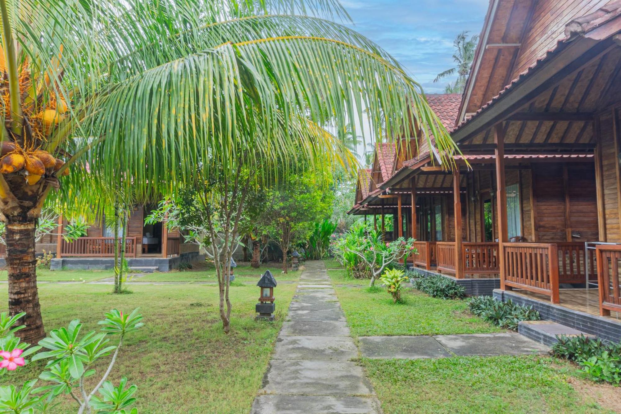 Rijet Villa Beach & Restaurant Ped Luaran gambar